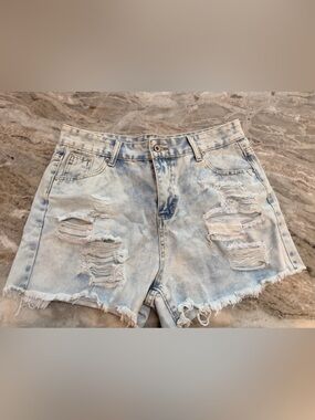 Jeans Wear Women’s XL Distressed High Rise Acid Wash Denim Shorts Frayed Hem 31”